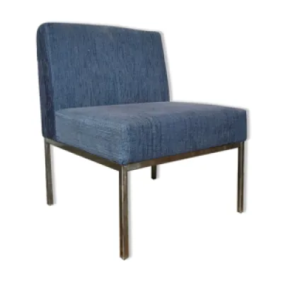 Chaise fauteuil chauffeuse pieds chrome et tissu bleu vintage, 1970