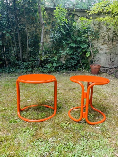 Gae Aulenti, two orange lacquered stools / low tables(3)